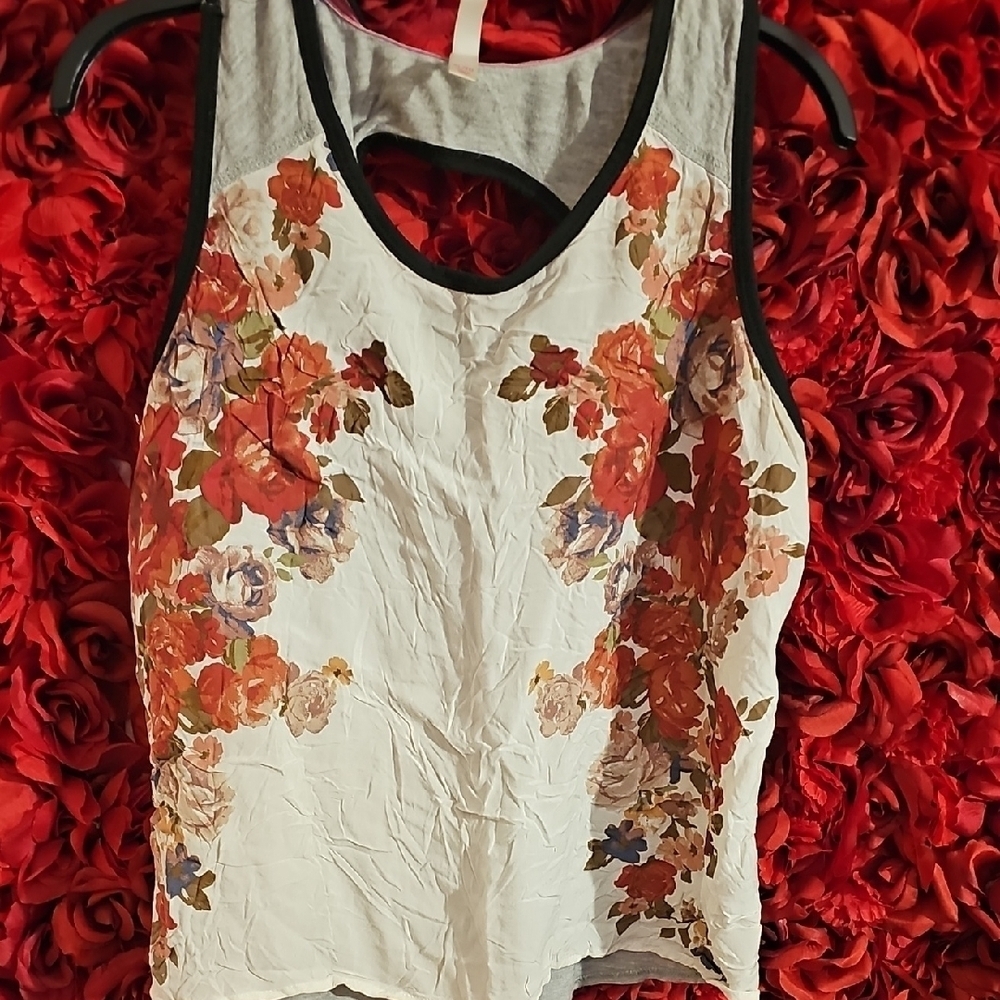 Xhilaration Women's Floral Sleeveless Top w Keyhole Back Size XLarge
